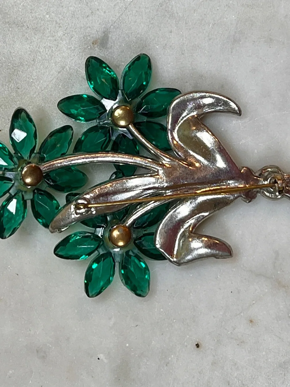 Vintage Green  Acrylic prong set stone floral spray brooch 3.5